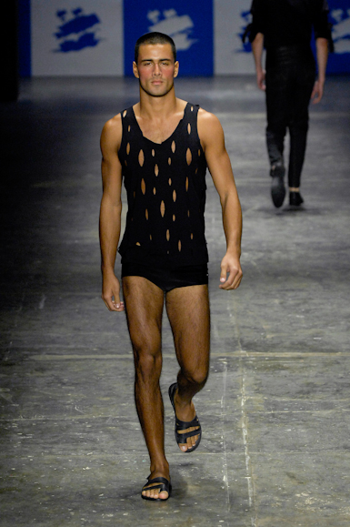 desfiles-marioqueiroz-saopauloverao2008rtw-123