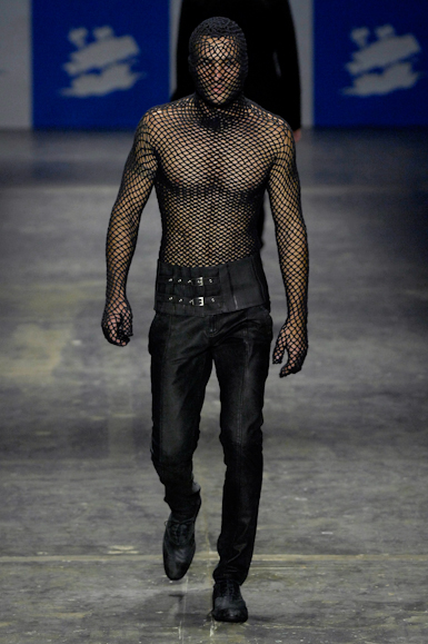 desfiles-marioqueiroz-saopauloverao2008rtw-128