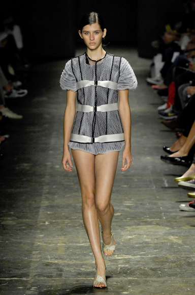 desfiles-lorenzomerlino-saopauloverao2008rtw-102