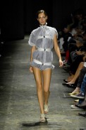 desfiles-lorenzomerlino-saopauloverao2008rtw-103
