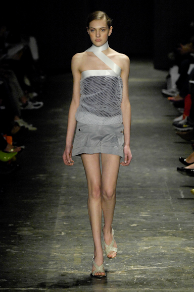 desfiles-lorenzomerlino-saopauloverao2008rtw-105