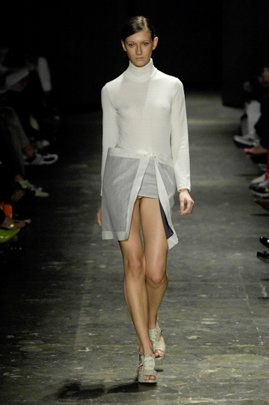 desfiles-lorenzomerlino-saopauloverao2008rtw-106