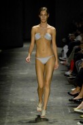 desfiles-lorenzomerlino-saopauloverao2008rtw-122