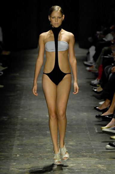 desfiles-lorenzomerlino-saopauloverao2008rtw-123