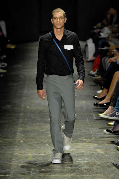 desfiles-lorenzomerlino-saopauloverao2008rtw-128