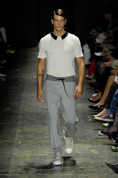 desfiles-lorenzomerlino-saopauloverao2008rtw-129