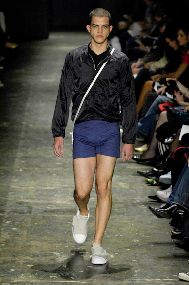 desfiles-lorenzomerlino-saopauloverao2008rtw-133