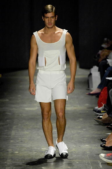 desfiles-lorenzomerlino-saopauloverao2008rtw-138