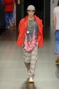 desfiles-colcci-rioverao2008rtw-111