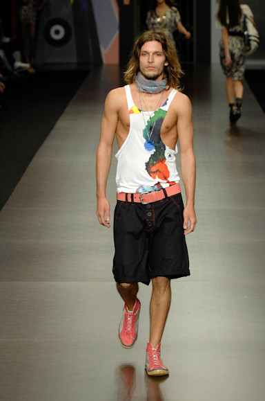 desfiles-colcci-rioverao2008rtw-121