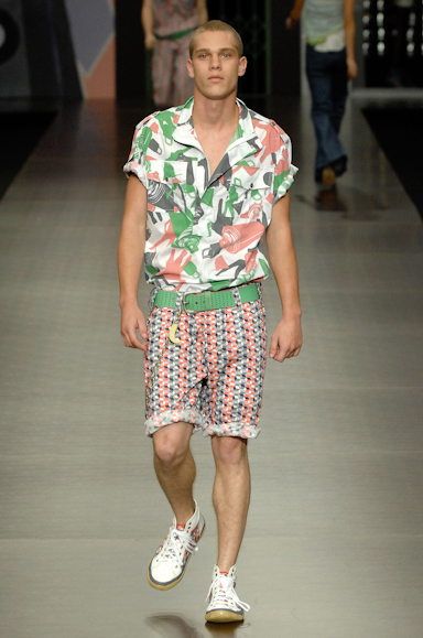 desfiles-colcci-rioverao2008rtw-135