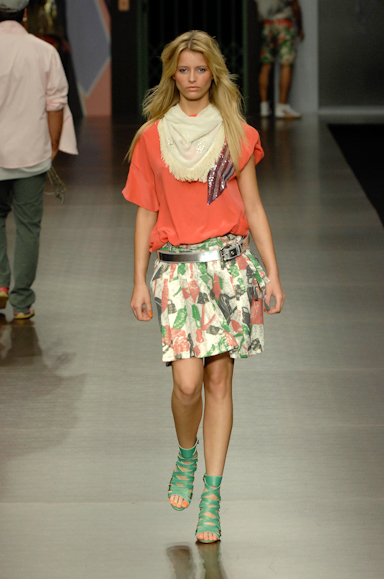 desfiles-colcci-rioverao2008rtw-140
