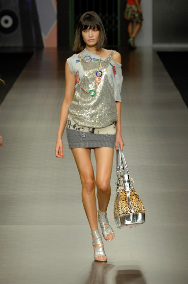 desfiles-colcci-rioverao2008rtw-142