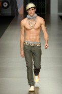 desfiles-colcci-rioverao2008rtw-143