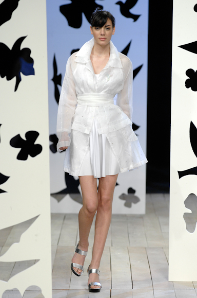 desfiles-gracaottoni-rioverao2008rtw-107