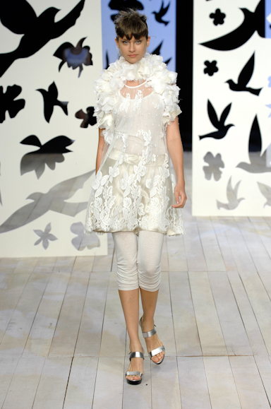 desfiles-gracaottoni-rioverao2008rtw-111