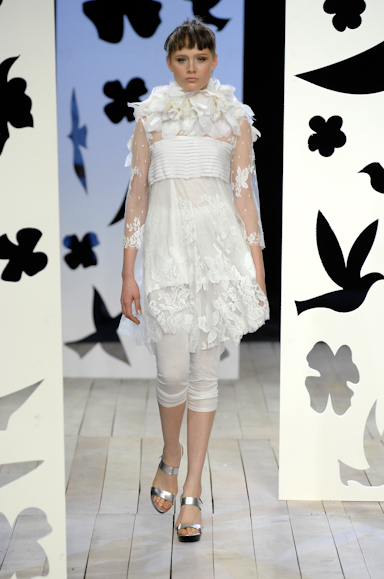 desfiles-gracaottoni-rioverao2008rtw-117