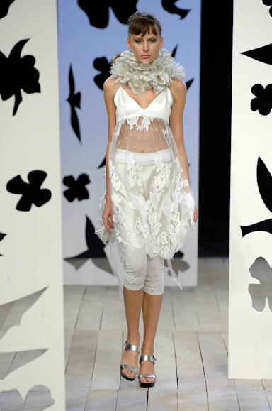 desfiles-gracaottoni-rioverao2008rtw-119