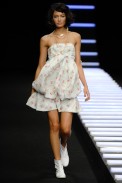 desfiles-julianajabour-rioverao2008rtw-101