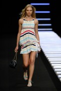 desfiles-julianajabour-rioverao2008rtw-106