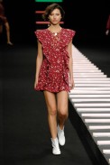 desfiles-julianajabour-rioverao2008rtw-111