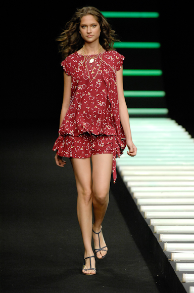 desfiles-julianajabour-rioverao2008rtw-112