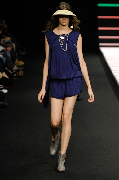 desfiles-julianajabour-rioverao2008rtw-117