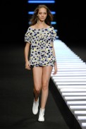 desfiles-julianajabour-rioverao2008rtw-119