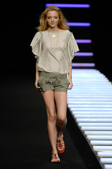 desfiles-julianajabour-rioverao2008rtw-128