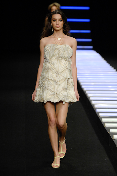 desfiles-julianajabour-rioverao2008rtw-130
