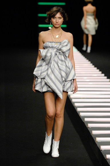 desfiles-julianajabour-rioverao2008rtw-133