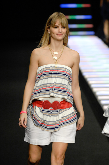 desfiles-julianajabour-rioverao2008rtw-134