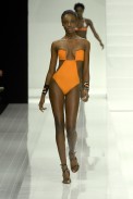 desfiles-lenny-rioverao2008rtw-106