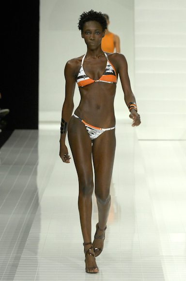 desfiles-lenny-rioverao2008rtw-107