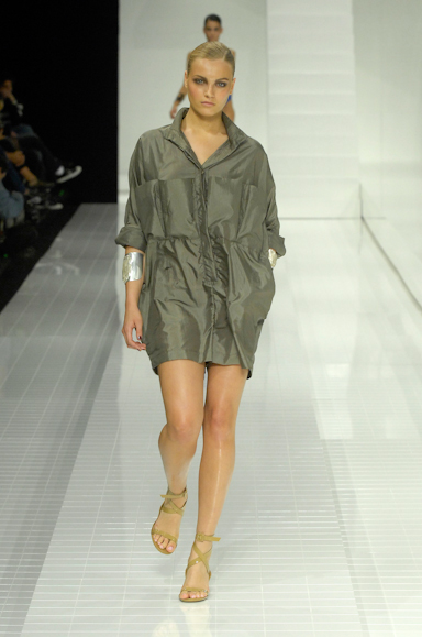 desfiles-lenny-rioverao2008rtw-119