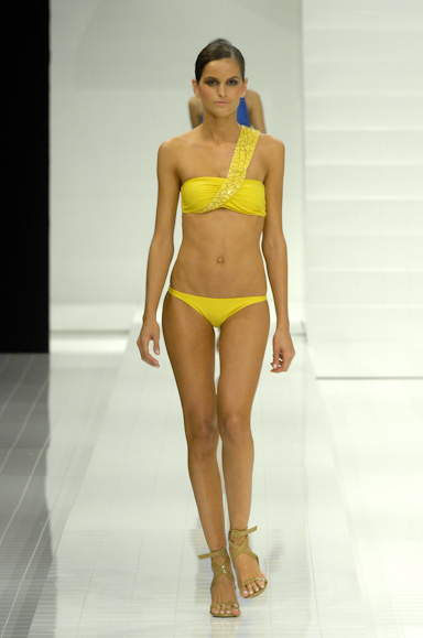 desfiles-lenny-rioverao2008rtw-130