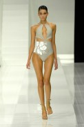desfiles-lenny-rioverao2008rtw-136
