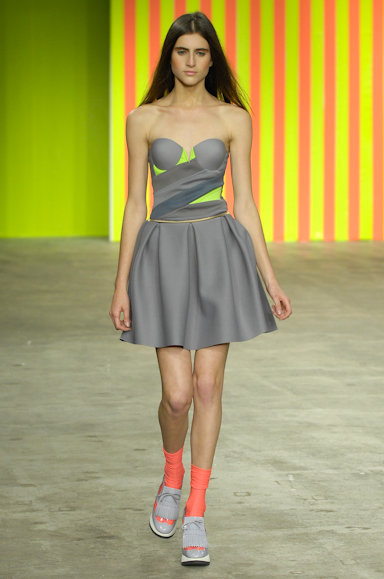 desfiles-luizabonadiman-rioverao2008rtw-100