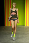 desfiles-luizabonadiman-rioverao2008rtw-109