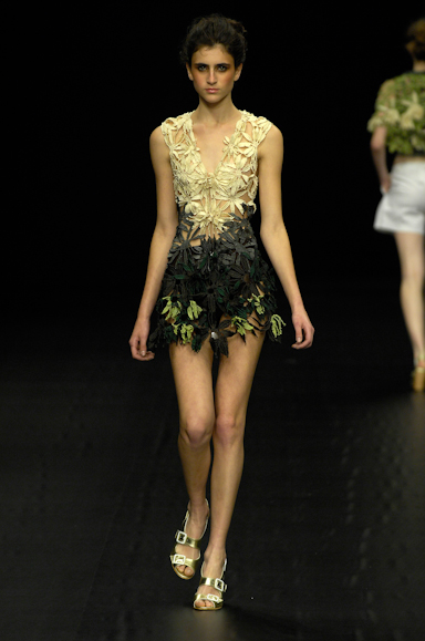 desfiles-marciaganen-rioverao2008rtw-115