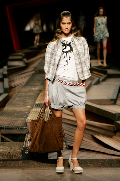 desfiles-mariabonitaextra-rioverao2008rtw-107