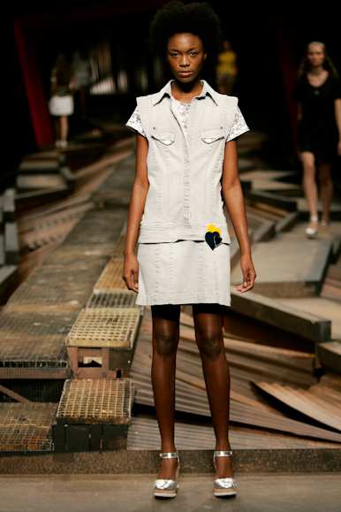 desfiles-mariabonitaextra-rioverao2008rtw-121
