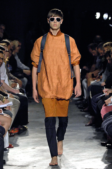 desfiles-rafsimons-parisverao2008men-108