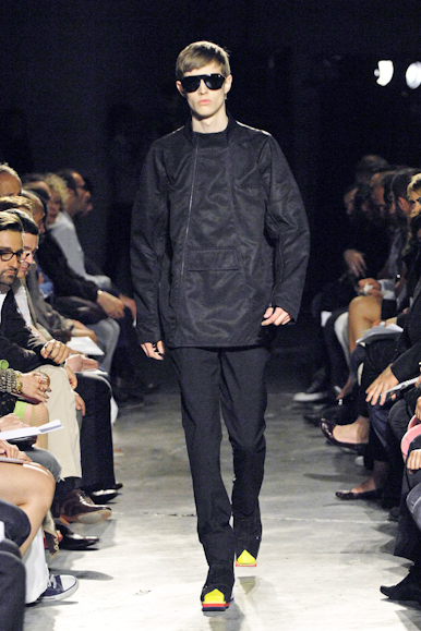 desfiles-rafsimons-parisverao2008men-131