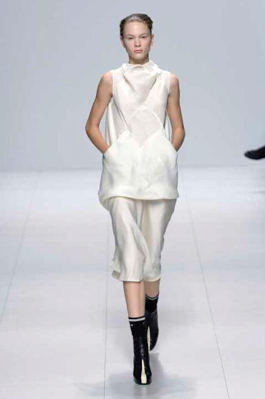 desfiles-rickowens-paris-verao2008rtw-101