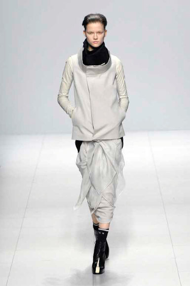 desfiles-rickowens-paris-verao2008rtw-104