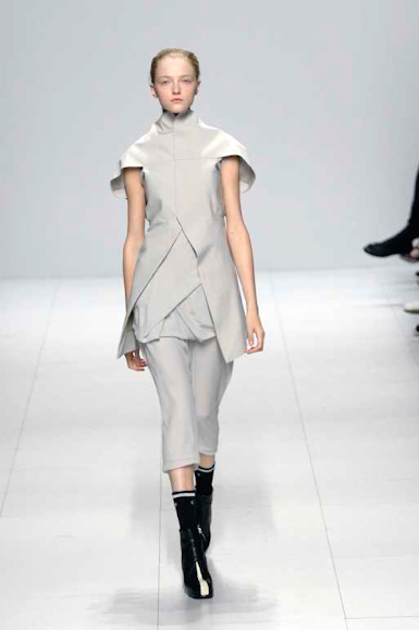 desfiles-rickowens-paris-verao2008rtw-105