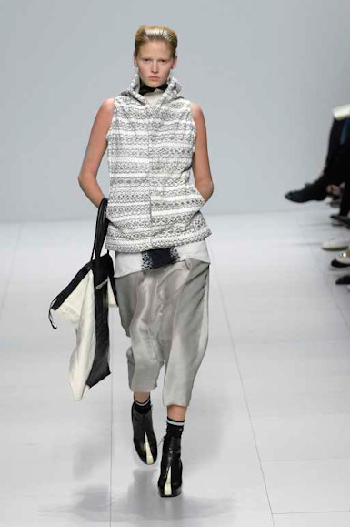 desfiles-rickowens-paris-verao2008rtw-107