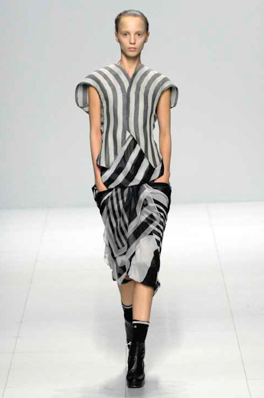 desfiles-rickowens-paris-verao2008rtw-111