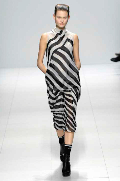 desfiles-rickowens-paris-verao2008rtw-116